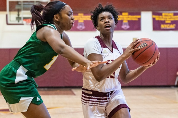 STAC Heads to Playoffs with 10 Game Winning Streak, Topping Molloy, 80-63